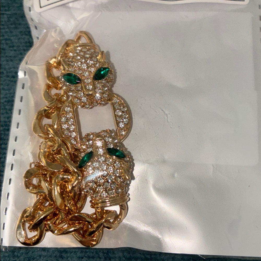 Elegant Double Head Gold Panther Bracelet nwt - Picture 6 of 6